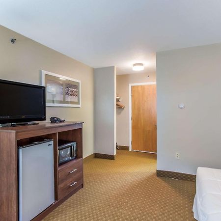 Quality Inn & Suites Gorham Exteriör bild