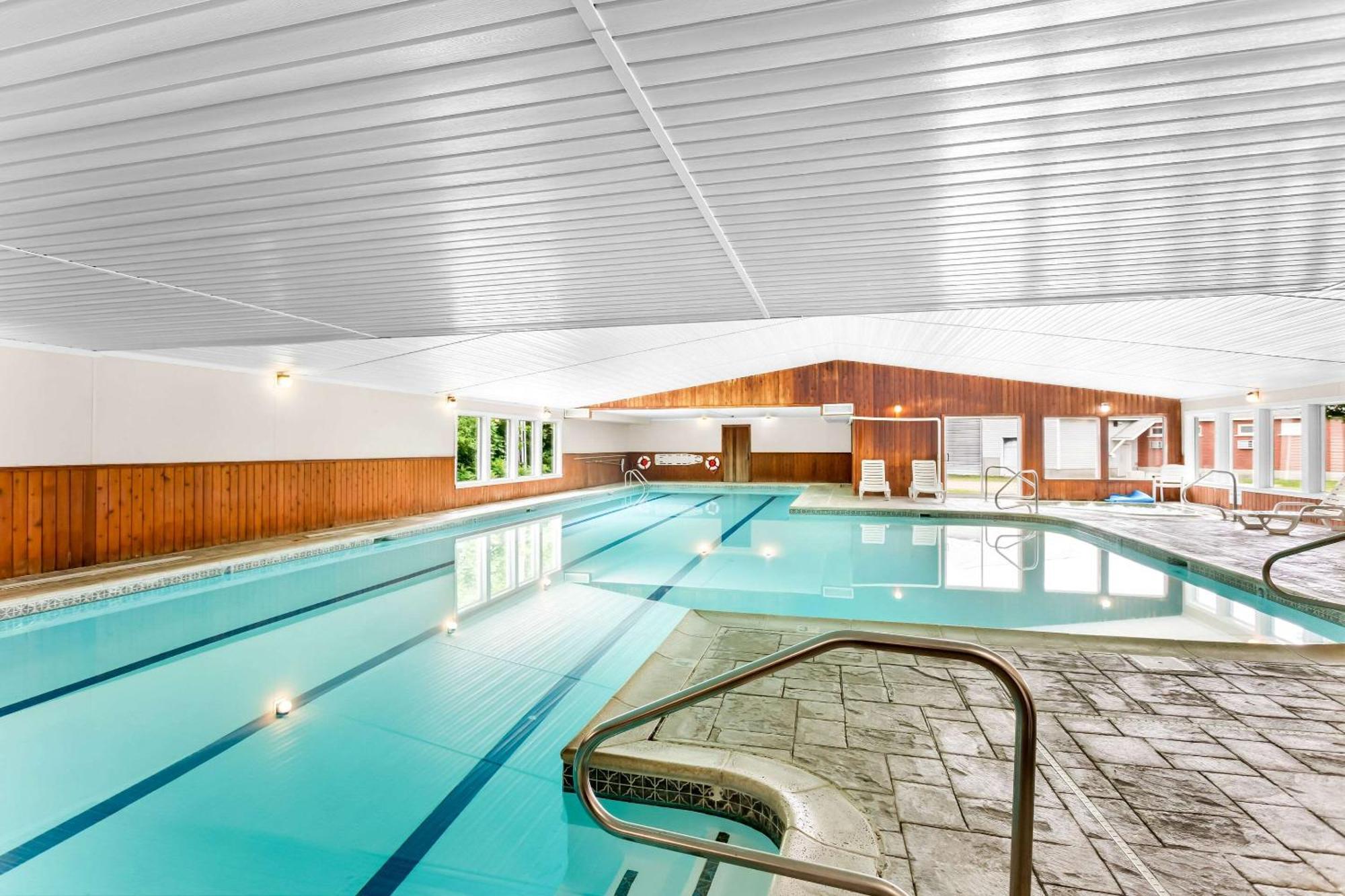 Quality Inn & Suites Gorham Exteriör bild