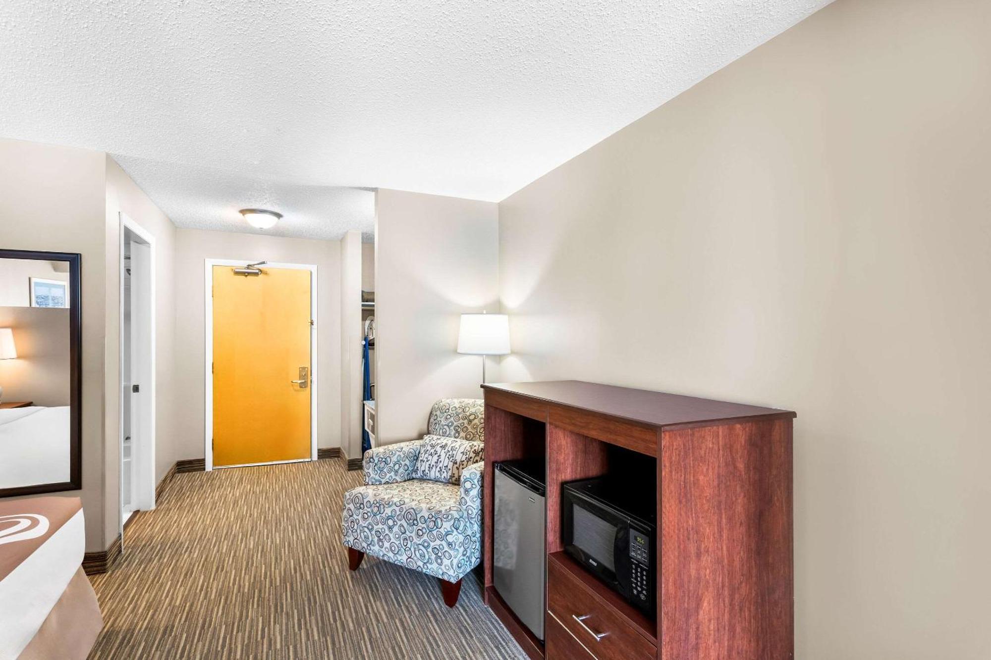 Quality Inn & Suites Gorham Exteriör bild
