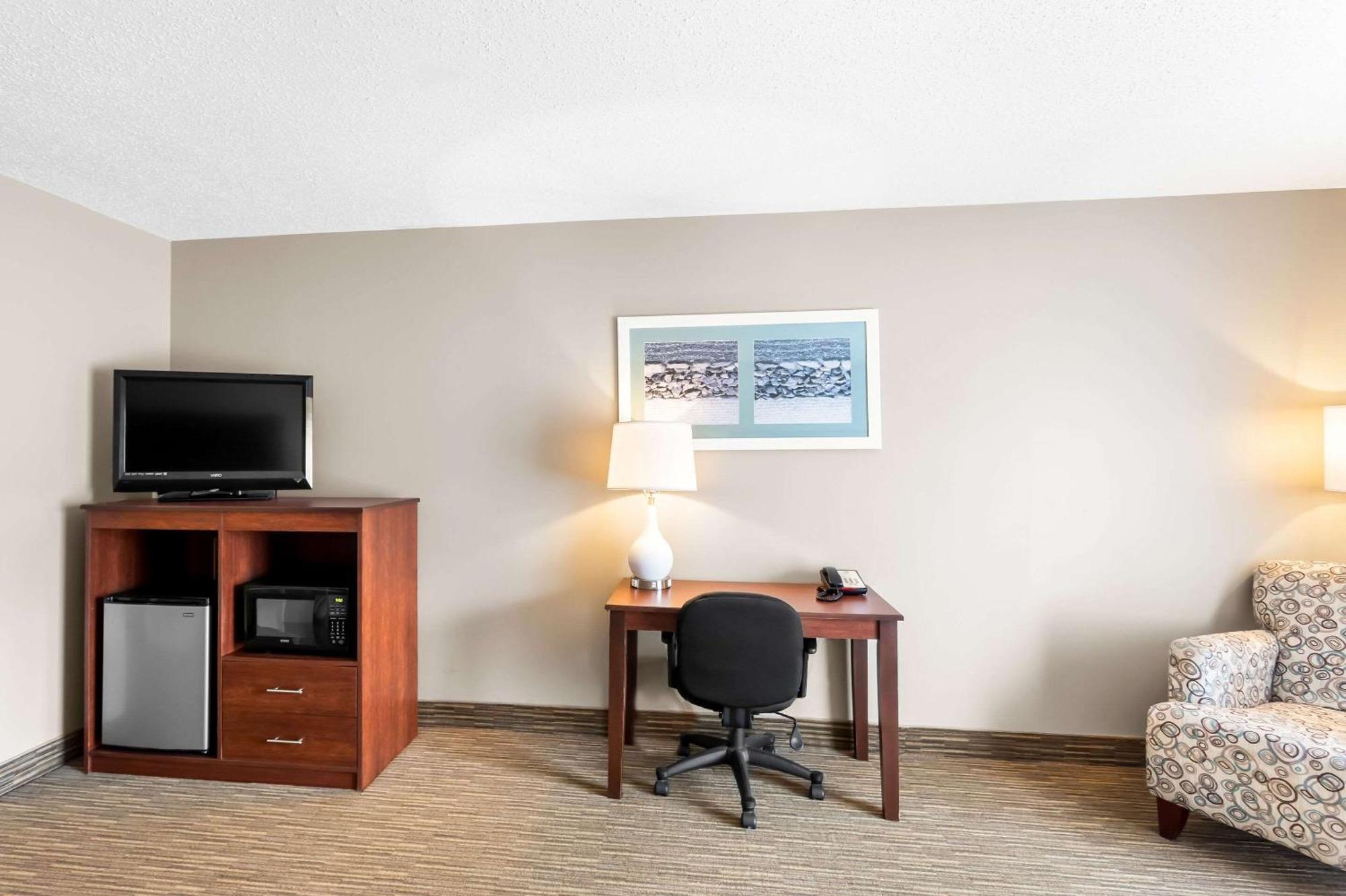 Quality Inn & Suites Gorham Exteriör bild
