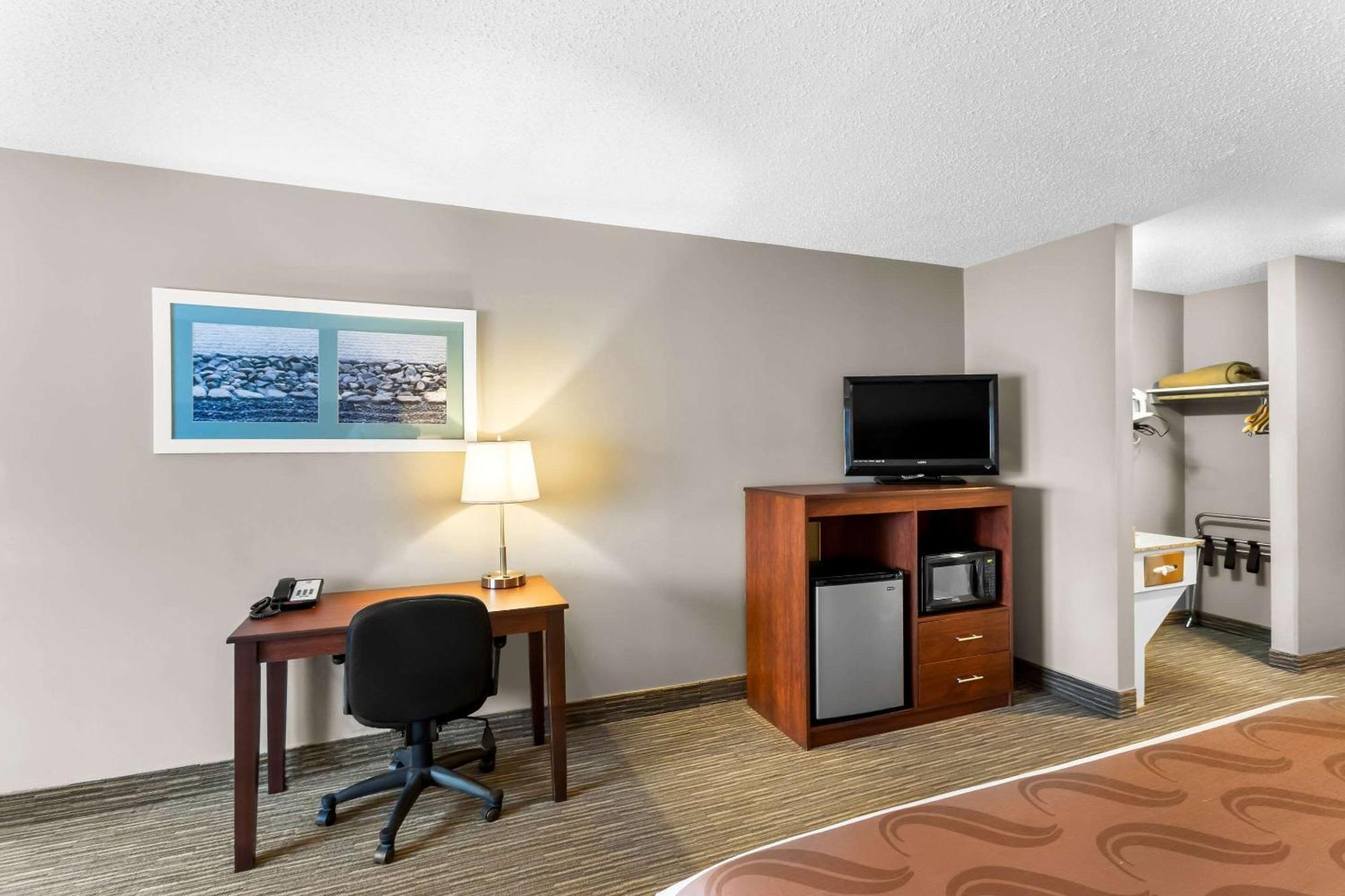 Quality Inn & Suites Gorham Exteriör bild