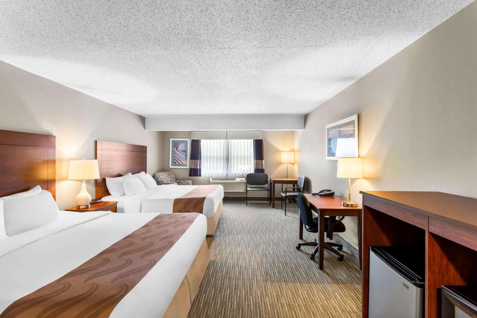 Quality Inn & Suites Gorham Exteriör bild