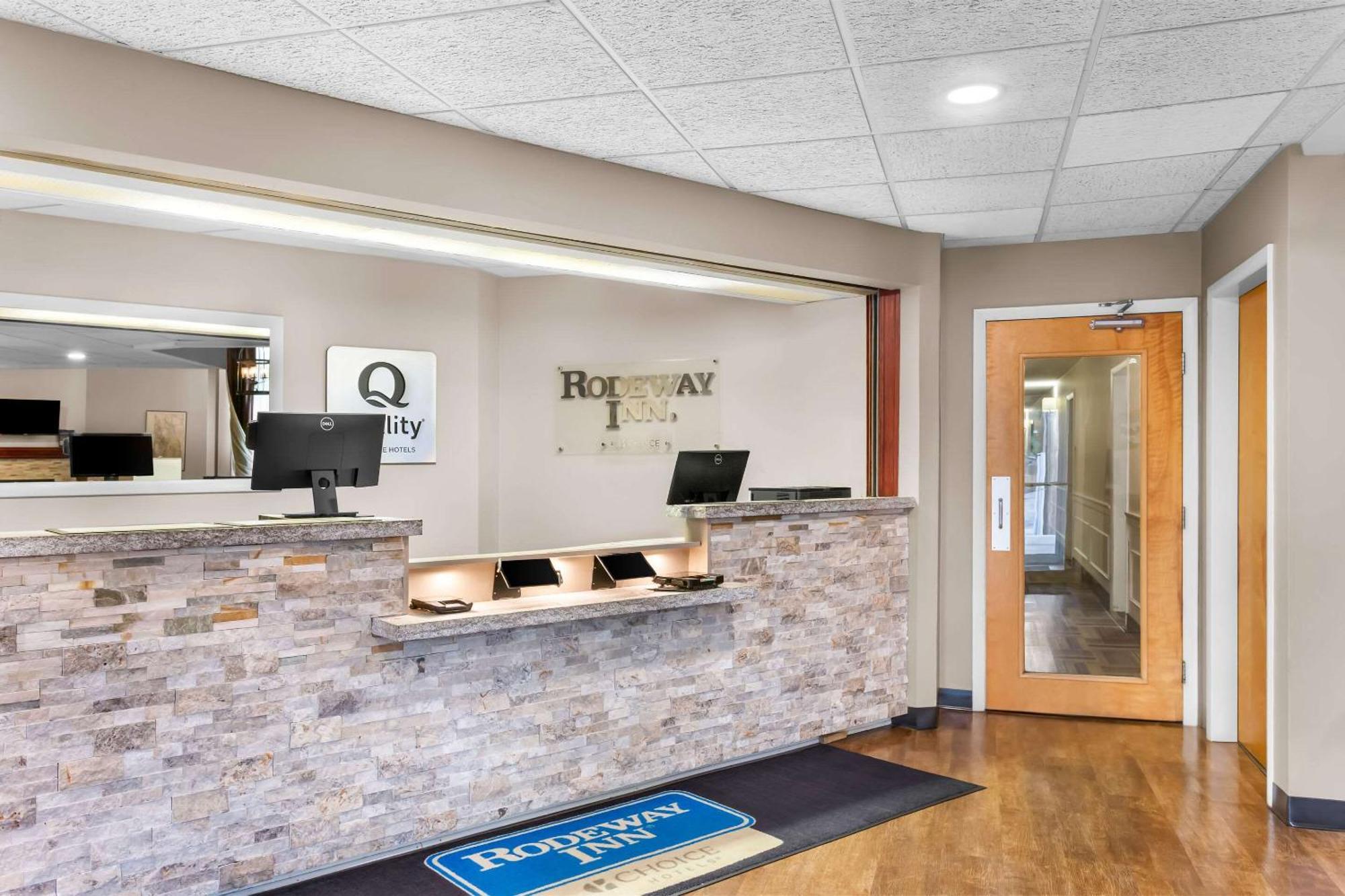 Quality Inn & Suites Gorham Exteriör bild