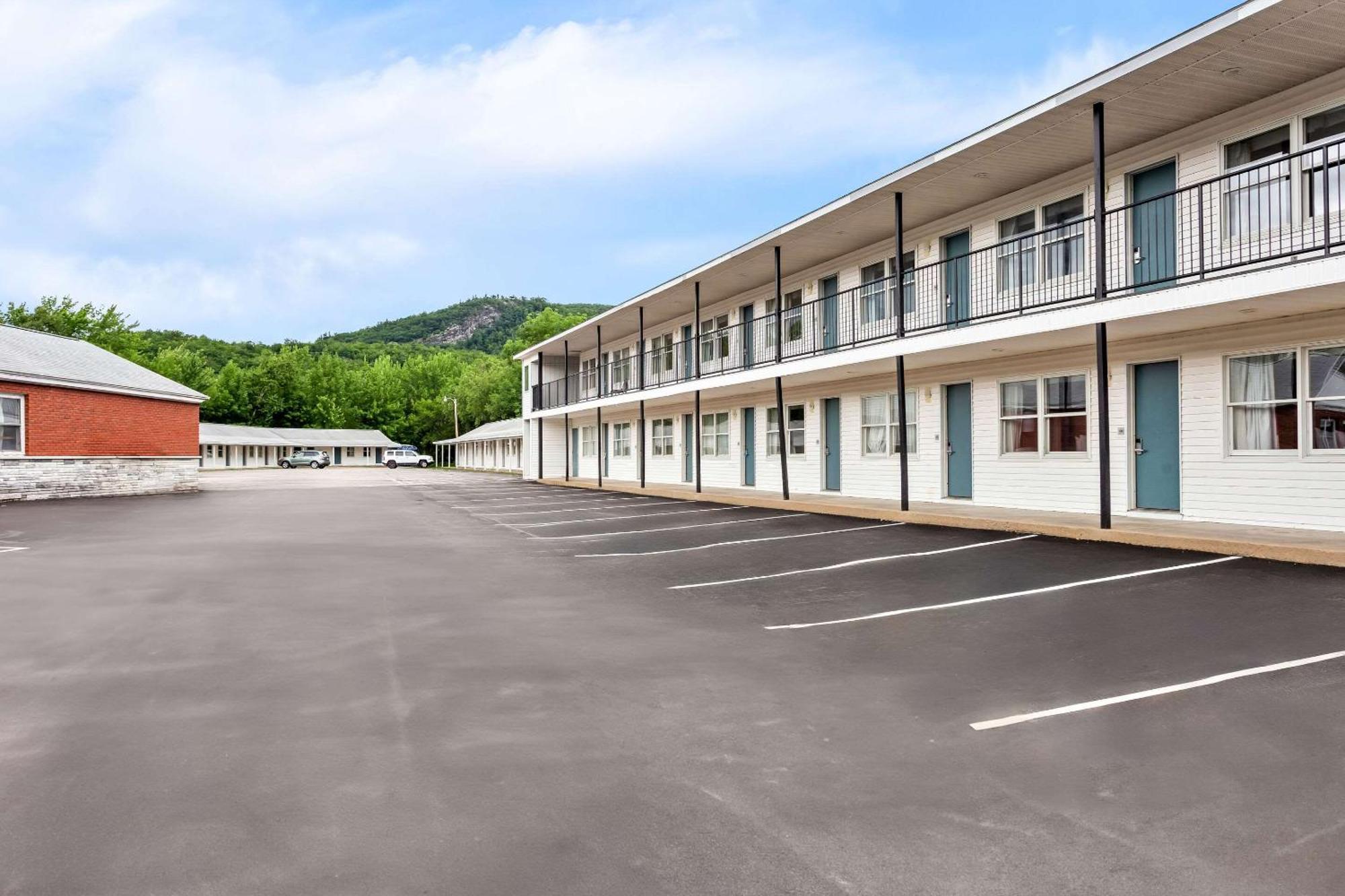 Quality Inn & Suites Gorham Exteriör bild