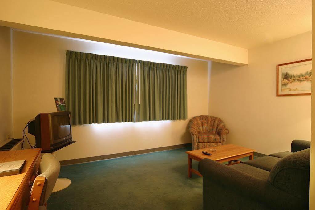 Quality Inn & Suites Gorham Exteriör bild